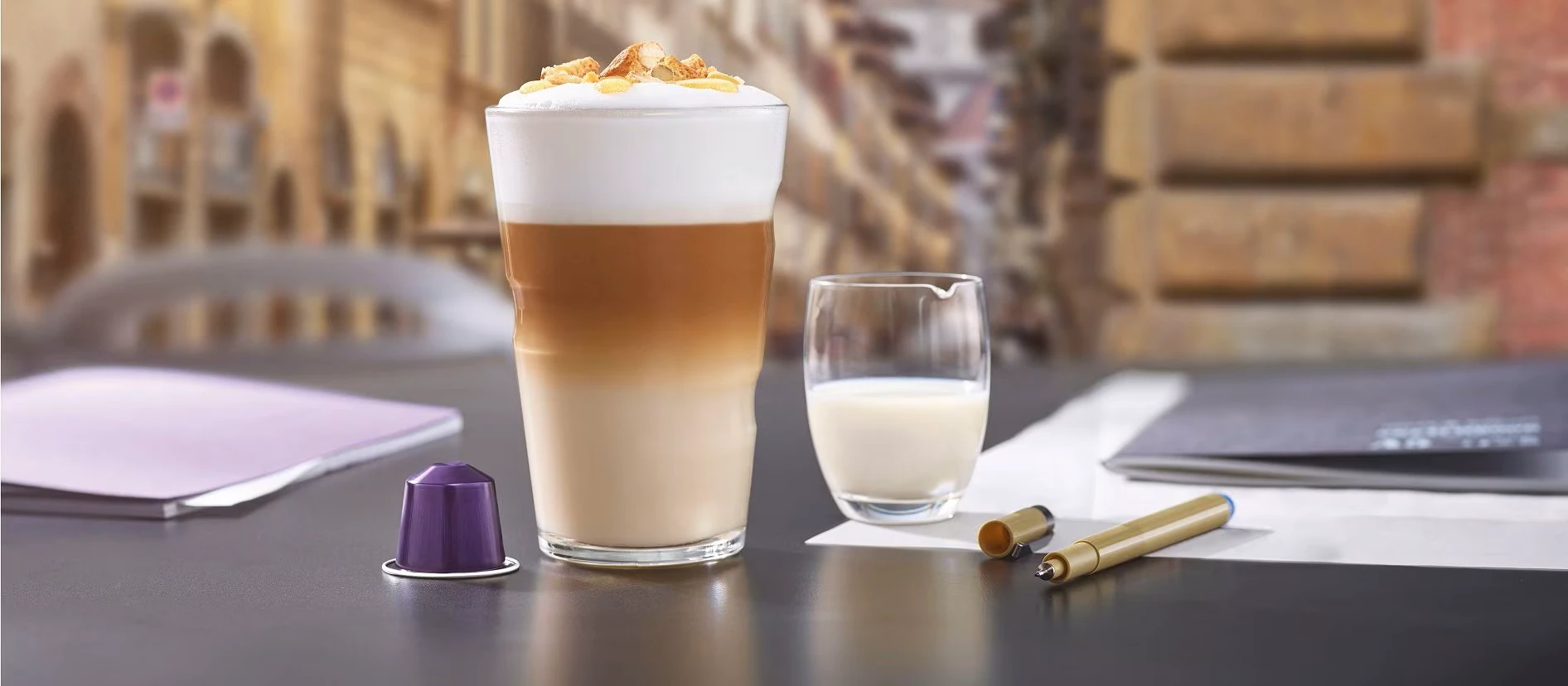 Cappucino Nespresso a sklenice mlka