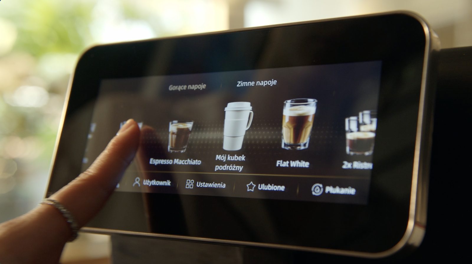 Ustawianie parametrów napoju na ekranie ekspresu SES 9470